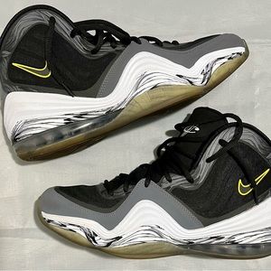 AIR PENNY 5 'BLACK GREY TOUR YELLOW
Preowned!

SIZE 12 - Men’s